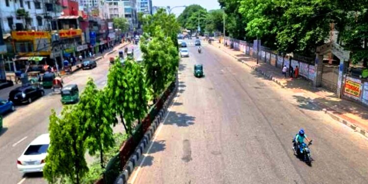 টানা ৯ দিনের ঈদের ছুটি শুরু, ফাঁকা হচ্ছে রাজধানী