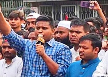 বিচারের মাধ্যমে আ. লীগ নিষিদ্ধ চাই : হাসনাত