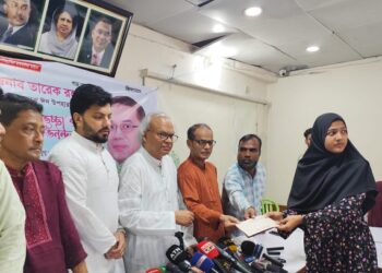 সরকার একেক সময় একেক বক্তব্য দিয়ে বিভ্রান্তি ছড়াচ্ছে : রিজভী