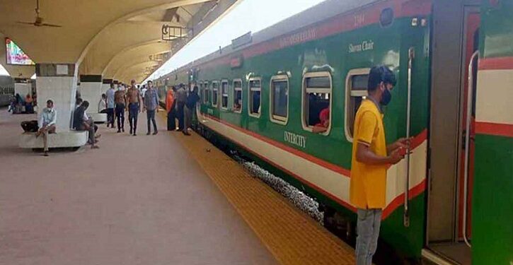 ঈদুল ফিতরের ট্রেনযাত্রা শুরু