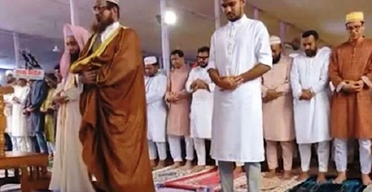 উপদেষ্টা আসিফের ইমামের পাশে দাঁড়ানোর কারণ জানা গেল