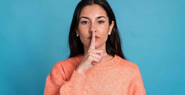 জীবনের যেসব পরিস্থিতিতে চুপ থাকাই শ্রেয়