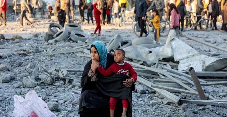 গাজায় ইসরায়েলের হামলায় প্রাণহানি ছাড়াল ৫২ হাজার ২০০