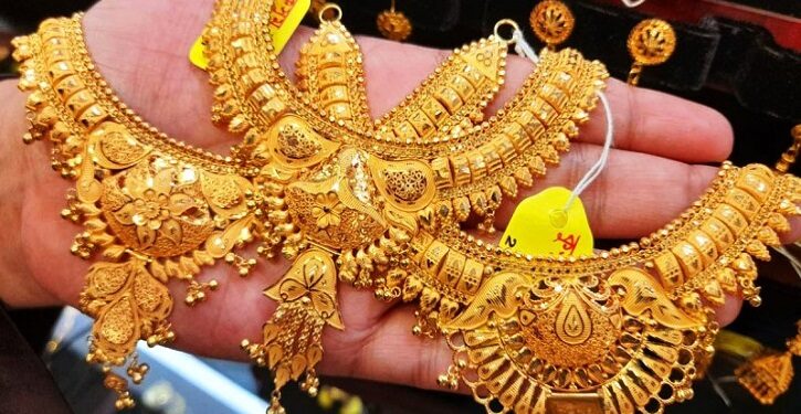 দাম বেড়ে ফের ইতিহাসের সর্বোচ্চ দামে সোনা