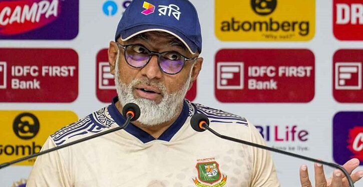 জীবনের ভয় নিয়ে বাংলাদেশ ছাড়েন হাথুরুসিংহে