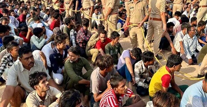 ভারতে হাজারেরও বেশি বাংলাদেশি আটক