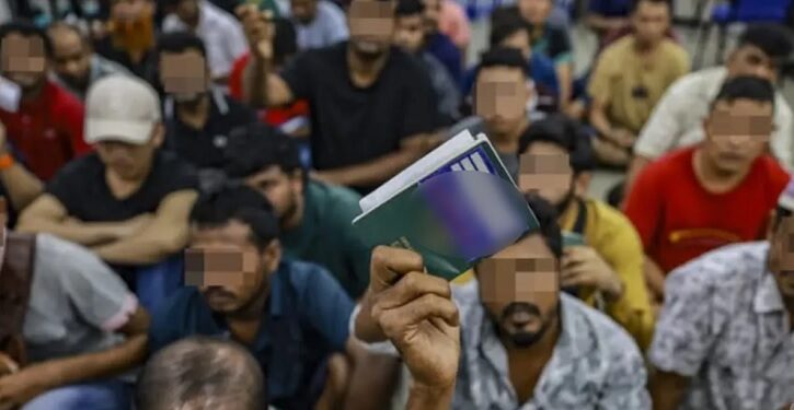 মালয়েশিয়ায় বাংলাদেশিসহ অবৈধ ৫০৬ শ্রমিক আটক