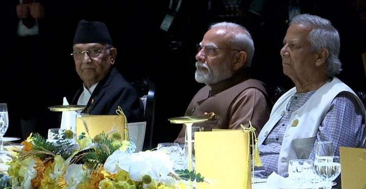 নৈশভোজের টেবিলে পাশাপাশি ড. ইউনূস-নরেদ্র মোদি