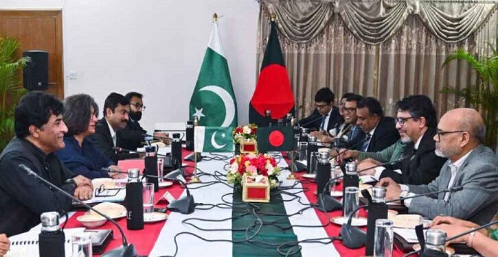 বাংলাদেশ-পাকিস্তান দ্বিপাক্ষিক সম্পর্ক পুনরুজ্জীবিত করার অঙ্গীকার