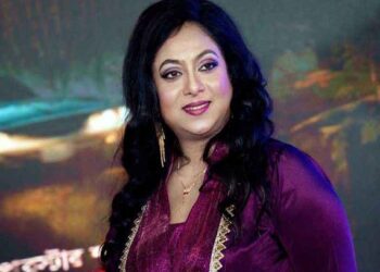 হঠাৎ ঢাকায় শাবনূর