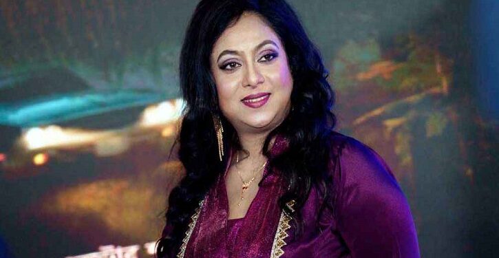 হঠাৎ ঢাকায় শাবনূর