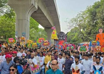 উৎসবের আমেজে শেষ হলো ‘আনন্দ শোভাযাত্রা’