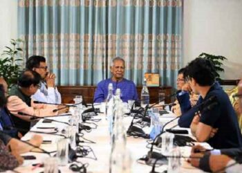 মার্কিন শুল্ক ইস্যুতে প্রধান উপদেষ্টার জরুরি সভা শুরু