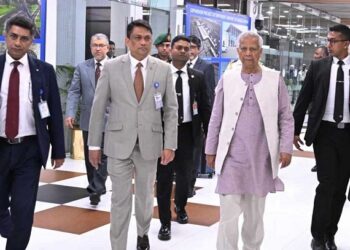 কাতারের উদ্দেশে ঢাকা ছেড়েছেন প্রধান উপদেষ্টা