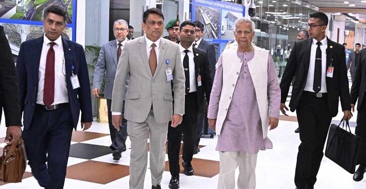 কাতারের উদ্দেশে ঢাকা ছেড়েছেন প্রধান উপদেষ্টা