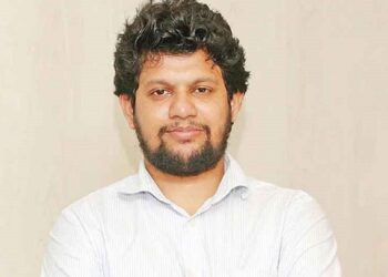 জোড়াতালি দিয়ে নতুন রাজনৈতিক বন্দোবস্ত সম্ভব নয়: তথ্য উপদেষ্টা