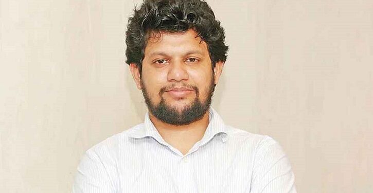 জোড়াতালি দিয়ে নতুন রাজনৈতিক বন্দোবস্ত সম্ভব নয়: তথ্য উপদেষ্টা
