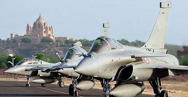 ভারতের ৩ রাফালসহ ৫ যুদ্ধবিমান ধ্বংস করেছে পাকিস্তান