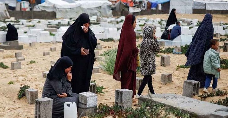 গাজায় হামলার তীব্রতা বাড়াচ্ছে ইসরায়েল, প্রাণহানি ছাড়াল ৫২ হাজার