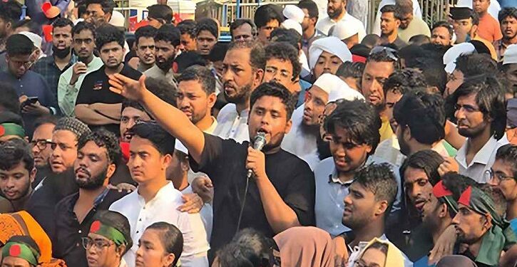 আন্দোলন চালিয়ে যাওয়ার আহ্বান হাসনাতের