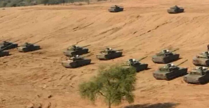 যুদ্ধ প্রস্তুতিতে ব্যস্ত পাকিস্তানি সেনারা, কাশ্মীর সীমান্তে চলছে মহড়া