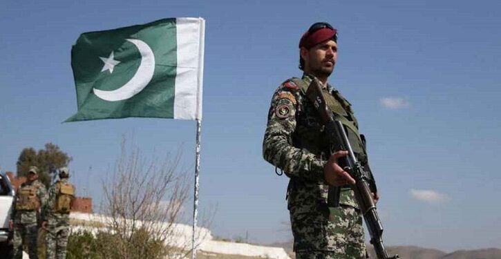 পাকিস্তানের পাঞ্জাবে জরুরি অবস্থা, কাতার এয়ারওয়েজের ফ্লাইট স্থগিত