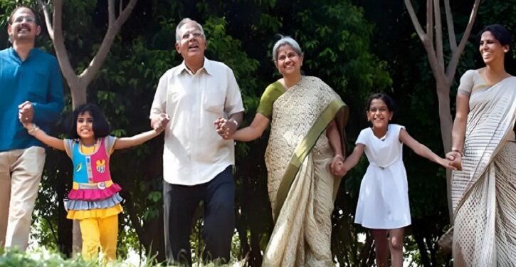 আজ বিশ্ব পরিবার দিবস, পরিবারের সঙ্গে সময় কাটান