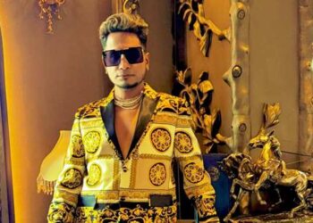 দেশীয় ফ্যাশন শিল্পে এক নতুন দিগন্তের উন্মোচক রুমি করিম