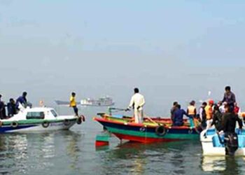 মেঘনা নদীতে ৩৯ যাত্রী নিয়ে ট্রলার ডুবি, একজনের মরদেহ উদ্ধার