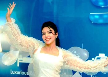 মডেলিং থেকে অভিনয়, সমাজ সেবাতেও উজ্জ্বল নক্ষত্র ‘নওশাবা’