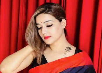 ফেসবুকে স্ট্যাটাস দিয়ে দেশ ছাড়লেন মাহি