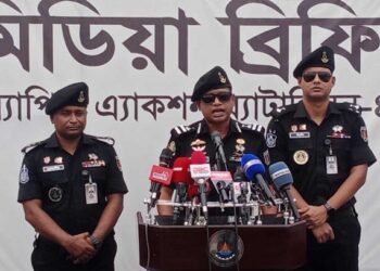ঢাকায় বেড়েছে গোয়েন্দা নজরদারি, মাঠ পর্যায়ে তীক্ষ্ণদৃষ্টি র‍্যাব-পুলিশের