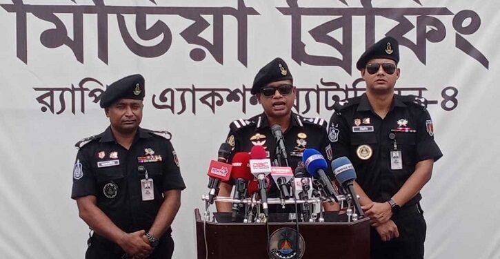 ঢাকায় বেড়েছে গোয়েন্দা নজরদারি, মাঠ পর্যায়ে তীক্ষ্ণদৃষ্টি র‍্যাব-পুলিশের