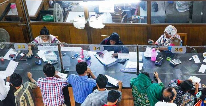 আজ থেকে রাত ১০টা পর্যন্ত ব্যাংক খোলা থাকবে যেসব এলাকায়