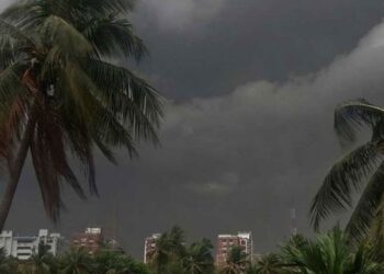 ঝড়ো হাওয়ার শঙ্কা, সমুদ্রবন্দরে ৩ নম্বর সংকেত
