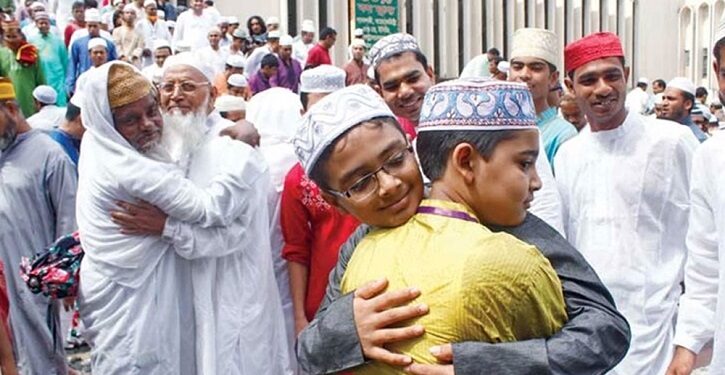 আজ দেশে উদযাপিত হচ্ছে পবিত্র ঈদুল আজহা
