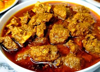 অতিরিক্ত গরুর মাংস খেলে বিপদ! হতে পারে এসব রোগ