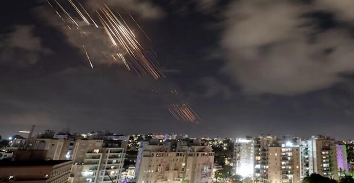 আরেক দেশ থেকে ইসরায়েলে হামলা