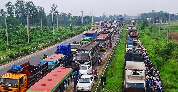 ঢাকা-টাঙ্গাইল মহাসড়কে তীব্র যানজট