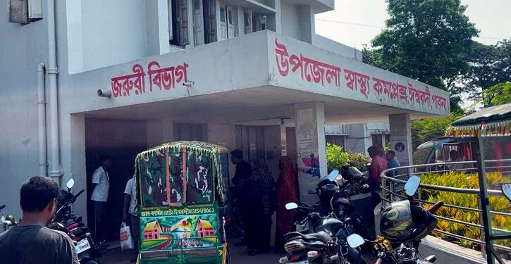 ঈশ্বরদীতে কাভার্ড ভ্যানের ধাক্কায় মা-মেয়েসহ নিহত ৩