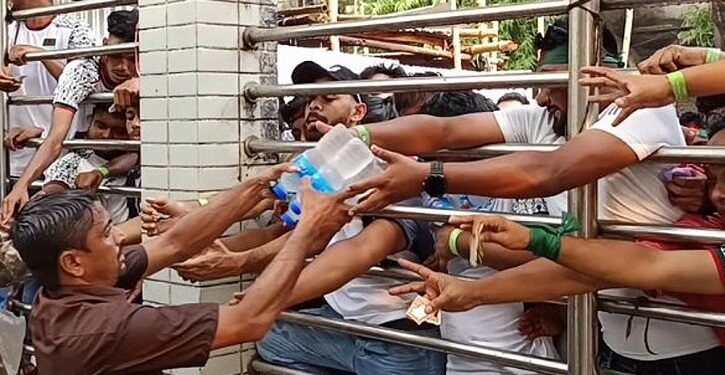 স্টেডিয়ামে পানির বোতল ৩৫০ টাকা, সমর্থকদের ক্ষোভ