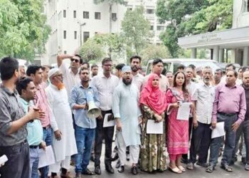 চাকরি অধ্যাদেশ বাতিলের দাবিতে ফের সচিবালয়ে বিক্ষোভ