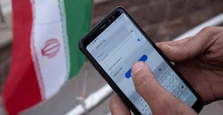 ৬০ ঘণ্টা ধরে বিশ্ব থেকে বিচ্ছিন্ন ইরান, রহস্য কী
