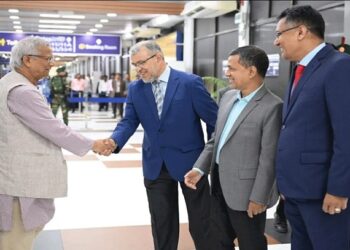 দেশে ফিরেছেন প্রধান উপদেষ্টা ইউনূস