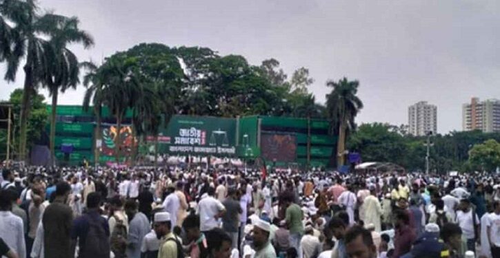 সোহরাওয়ার্দী উদ্যানে জামায়াত নেতাকর্মীদের ঢল