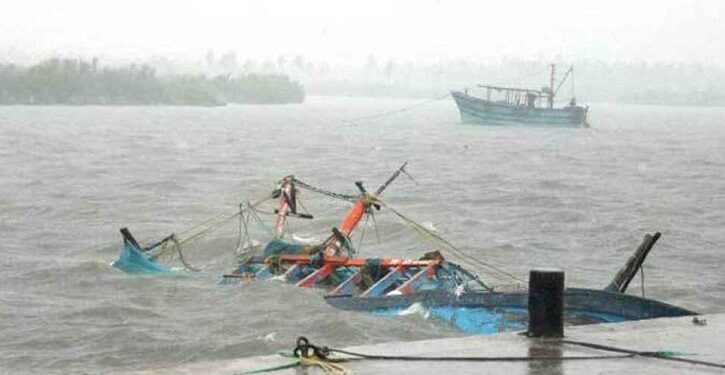 ইন্দোনেশিয়ার বালিতে ফেরিডুবি, নিখোঁজ ৪৩