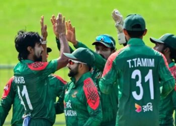 সিরিজ জয়ে বাংলাদেশের লক্ষ্য ২৮৬ রান
