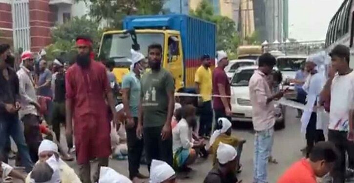 সিএনজিচালকদের বনানীতে সড়ক অবরোধ