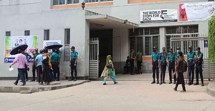 জাতীয় বার্ন ইনস্টিটিউটে ভারতীয় বিশেষজ্ঞ চিকিৎসক দল