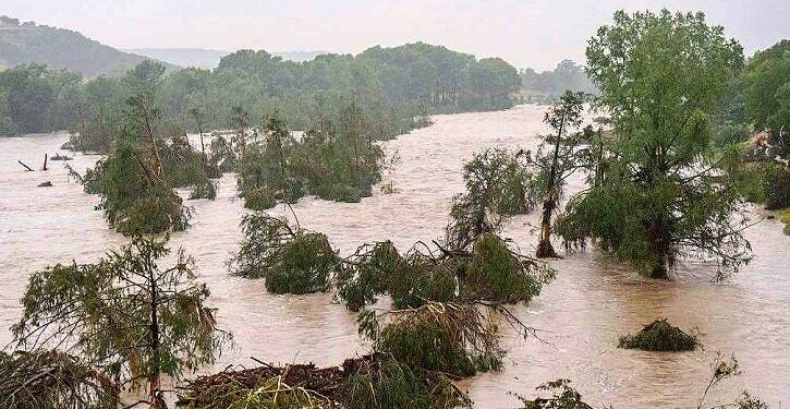 যুক্তরাষ্ট্রে ভয়াবহ বন্যায় ১৩ জনের প্রাণহানি